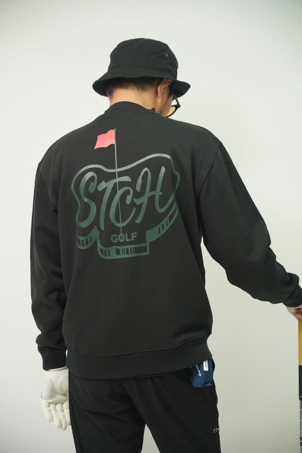 STCH UNISEX（ユニセックス）【Green logo crew neck-Black