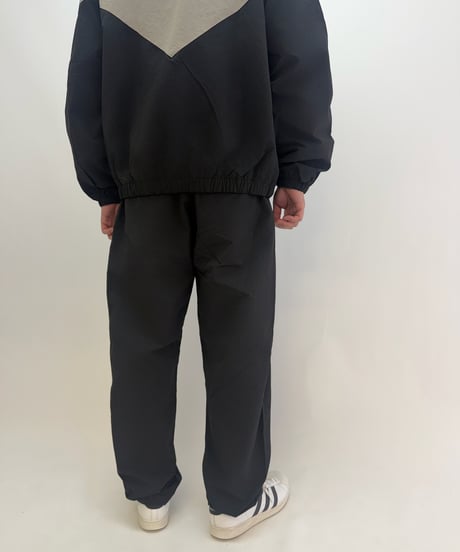 STCH ORIGINAL 【Swing Windbreaker green× beige】
