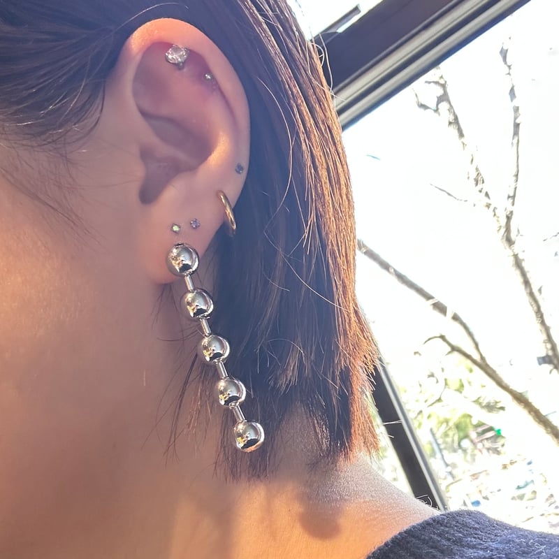 399P アシンメトリーボールチェーンピアス | seasukii