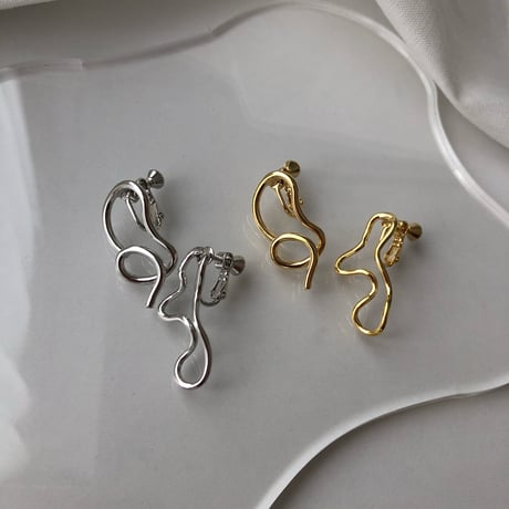 アシンメトリーイヤリング | STORES