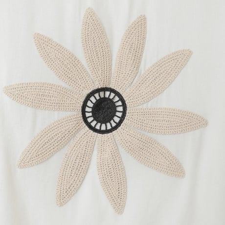 【UVケア】フラワーエンブロイダリーTシャツ

[41411377]natural mist