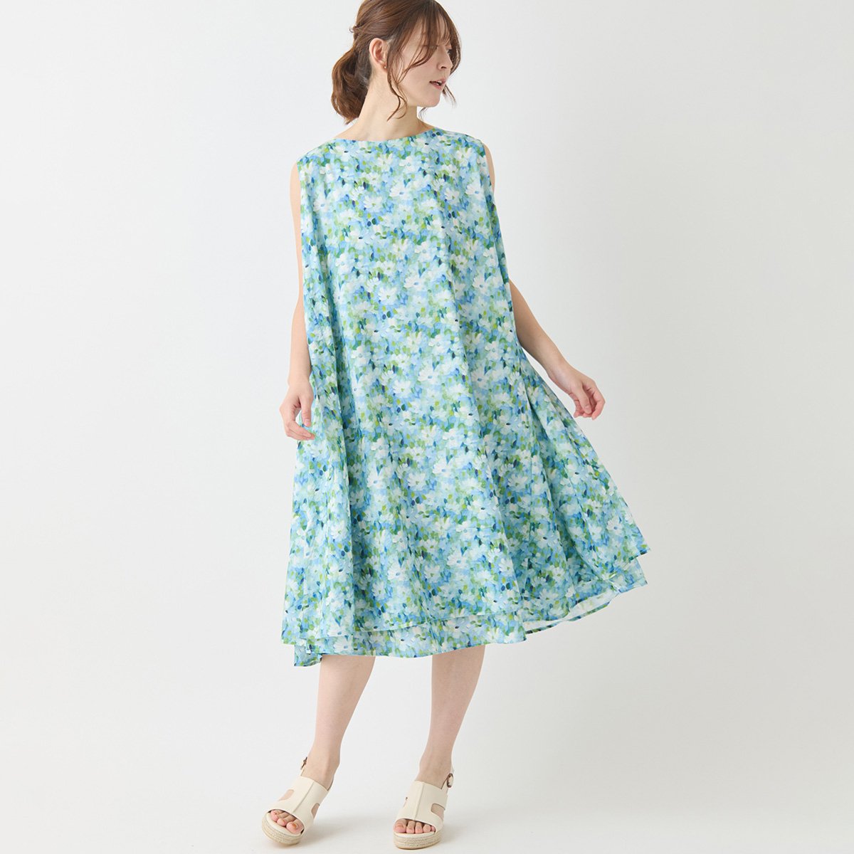 セール❣️29日迄 アナスイ　ノースリーブワンピース　バブーシュカ付き アナスイノースリーブワンピースバブーシュカ付き