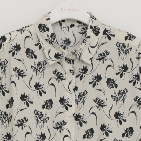 袖口シャーリングフラワー柄ワンピース

[32626191]capricious