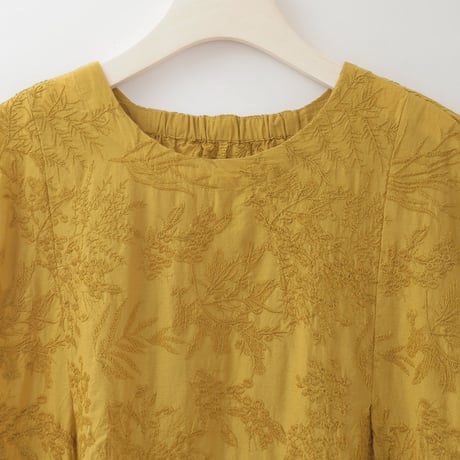エンブロイダリーフレンチワンピース

[61716373]natural mist