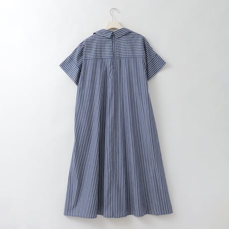 オープンカラーストライプワンピース

[61716370]natural mist