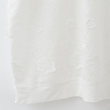 エンブロイダリーコットンシアーTシャツ

[22011545]natural mist
