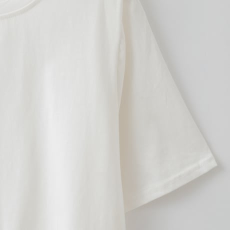 カットワークレースドッキングTシャツ

[22011546]natural mist