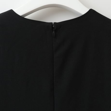 スリットネックスリーブレスワンピース[62726126]capricious