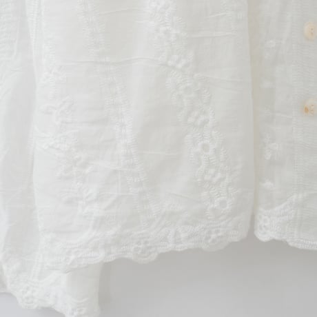 ステッチ刺繍エアリーブラウス

[41413799]natural mist