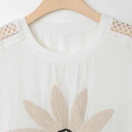 【UVケア】フラワーエンブロイダリーTシャツ

[41411377]natural mist