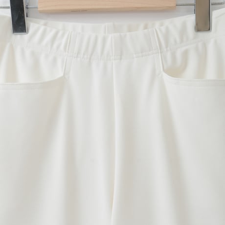 【日本製】ストレッチイージーストレートパンツ

[15717286]natural mist