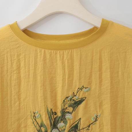 フラワーブーケプリント刺繍デザインTシャツ

[22011544]natural mist