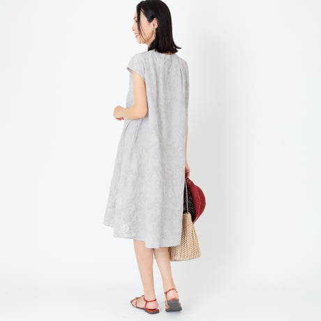 エンブロイダリーフレンチワンピース

[61716373]natural mist