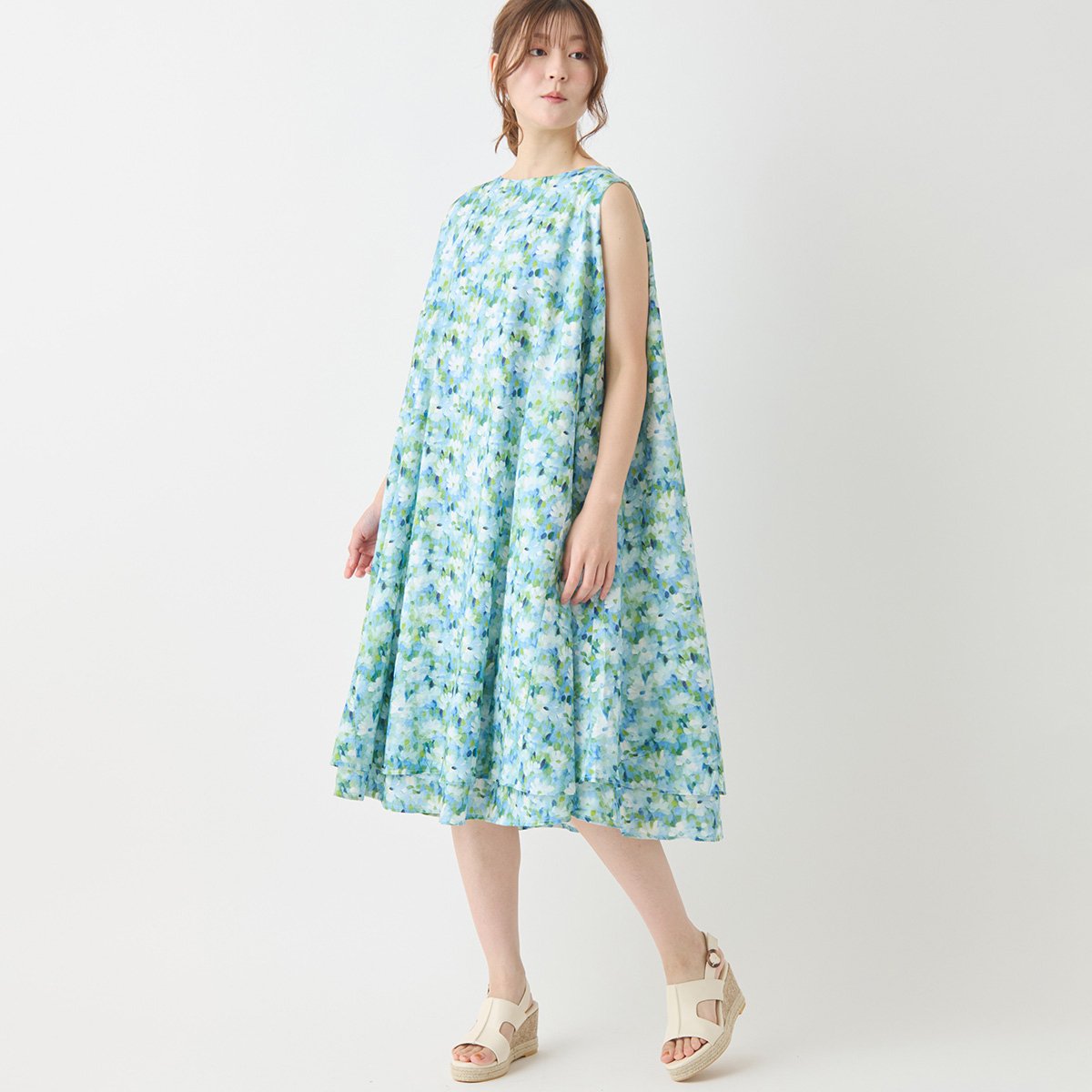 【専用】EMILIO PUCCI　フラワープリント ノースリーブワンピース EMILIO PUCCI（ひざ丈ワンピース）のフリマアイテム一覧