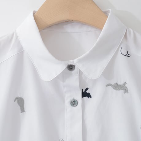 【洗える】キャット刺繍デザインシャツ

[71213728]natural mist