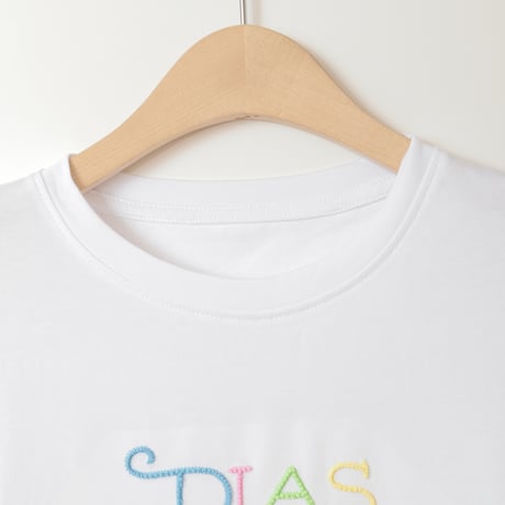カラフルボタン&ロゴ刺繍Tシャツ[30111311]natural mist