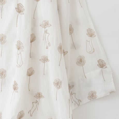 モチーフ刺繍デザインコットンブラウス

[41713680]natural mist