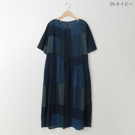 ブロッキングチェックギャザーフレアワンピース

[41416294]natural mist