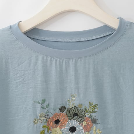 フラワーパンプキンプリント刺繍デザインTシャツ

[22011543]natural mist