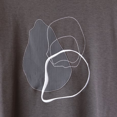 流体シェイプ刺繍プルオーバー[22031323]vivid