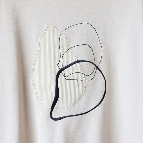 流体シェイプ刺繍プルオーバー[22031323]vivid