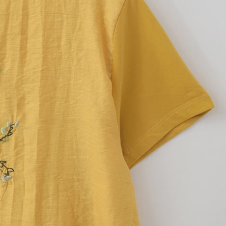 フラワーブーケプリント刺繍デザインTシャツ

[22011544]natural mist