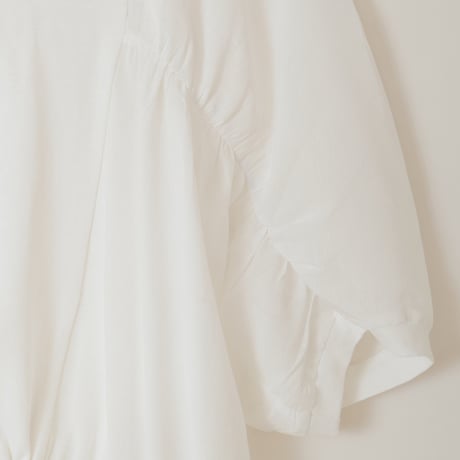 【UVカット】ドロストシャーリング切り替えブラウス[41411295]natural mist