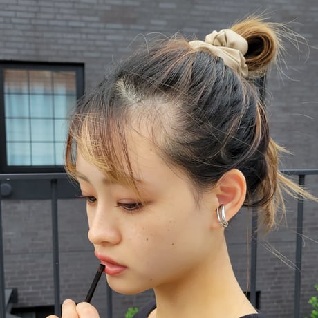 フェイクレザーシュシュ