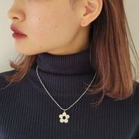 デイジーネックレス