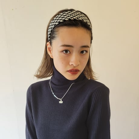 モノトーンなカチューシャ