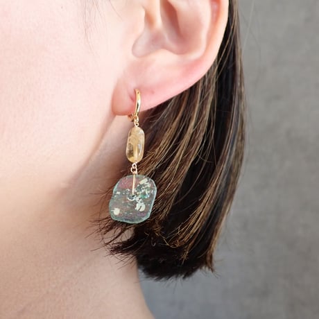 roman glass × citrin − E222