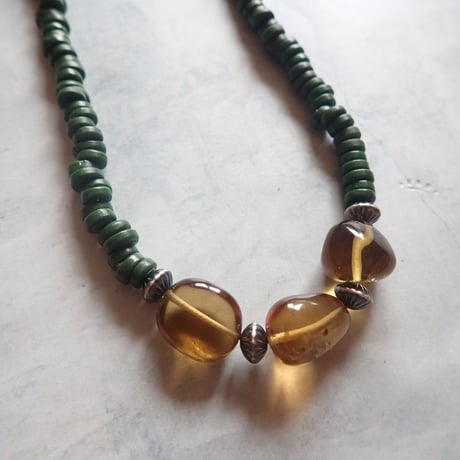 Dark Green Beads × Bear Qtz Medium Long NC N31