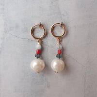 pearl × red coral ×  kyanite earring - E211