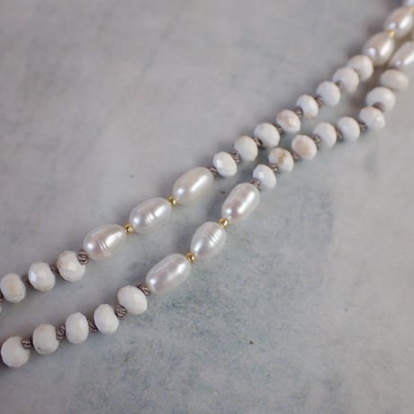 white magnesite×flat baroque pearl necklace - N96