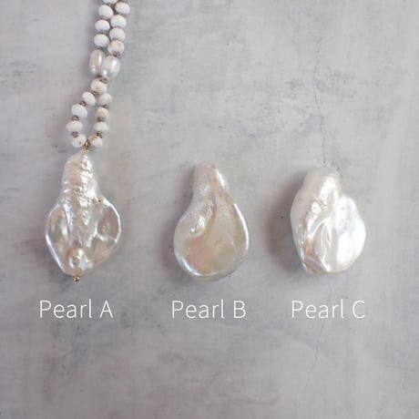 white magnesite×flat baroque pearl necklace - N96