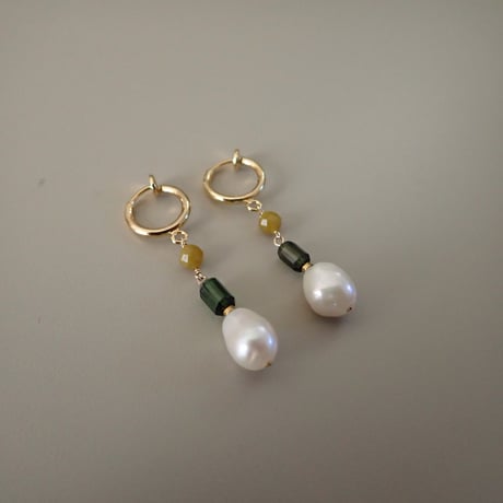 color stone × FWP earring ✴︎green✴︎- E200