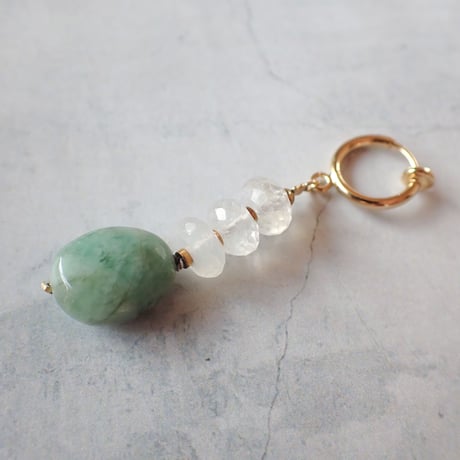 Emerald × Rainbow Moon Stone EarringーE118