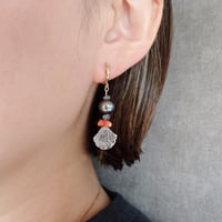 Flower carving QTZ × Coral Earring- E193