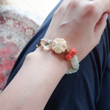 Flower carved beads Bracelet - Lemon qtz - B13