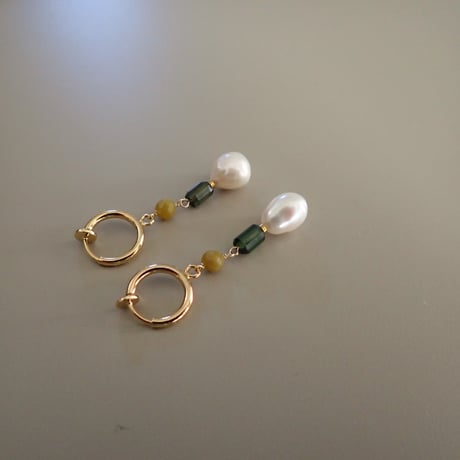 color stone × FWP earring ✴︎green✴︎- E200