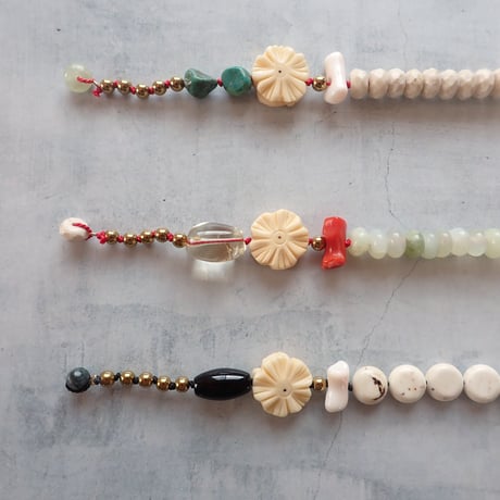Flower carved beads Bracelet -Black onyx - B15