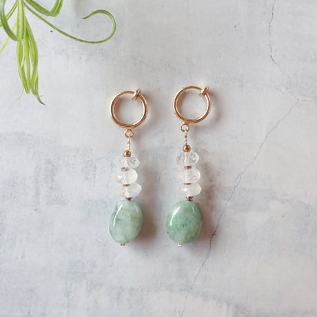 Emerald × Rainbow Moon Stone EarringーE118
