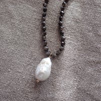 Baroque pearl × silverobsidian NC - N85