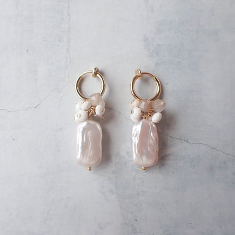 White earring ✴︎ rectangle FWP − E213