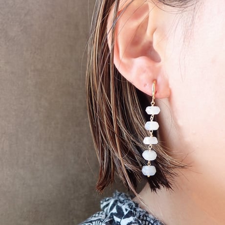 Pure grain earring ✴︎Rainbow Moonstone✴︎ - E174