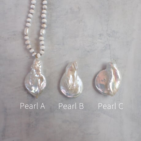 white magnesite×flat baroque pearl necklace - N96