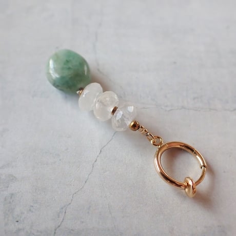 Emerald × Rainbow Moon Stone EarringーE118