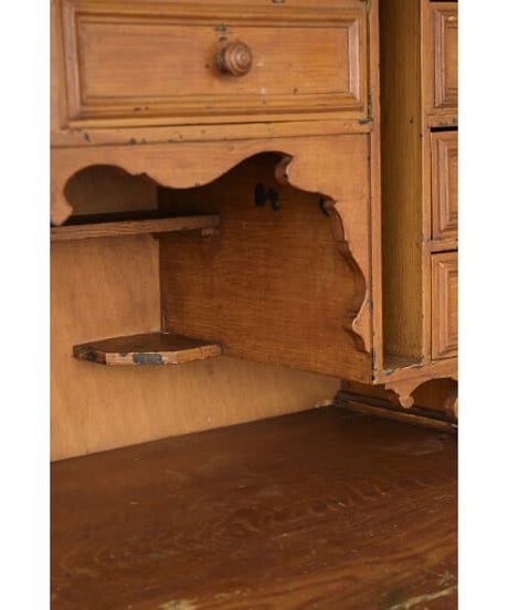 09-DS212030 Writing desk graining paint