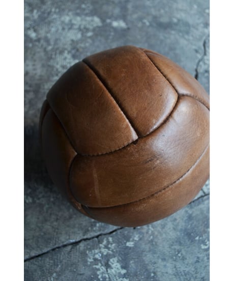 09-DS212111-a  / Leather soccer ball