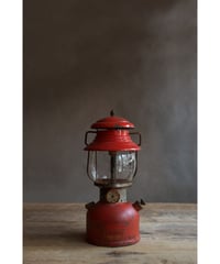 09-MT344432 Coleman Lantern 200A /RED